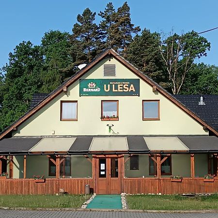Restaurace A Penzion U Lesa Havířov 외부 사진