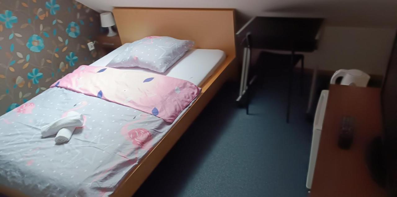 Restaurace A Penzion U Lesa Havířov 외부 사진
